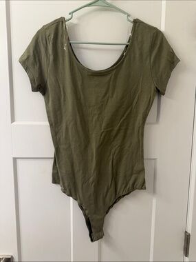 Active Basic Olive Scoop Neck Short Sleeve Bodysuit